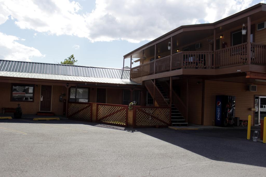 Country Motor Inn Livingston Exterior foto
