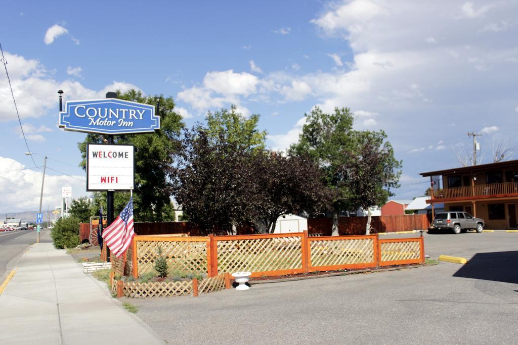 Country Motor Inn Livingston Exterior foto