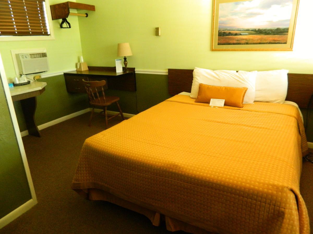 Country Motor Inn Livingston Exterior foto